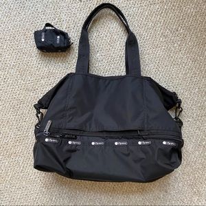 LeSportsac Dakota Med Deluxe Weekender Bag, Black